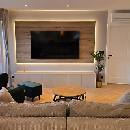 Apartment Aro *